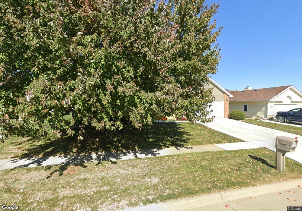 2402 N 7th Ave E, Newton, IA 50208 - photo 1