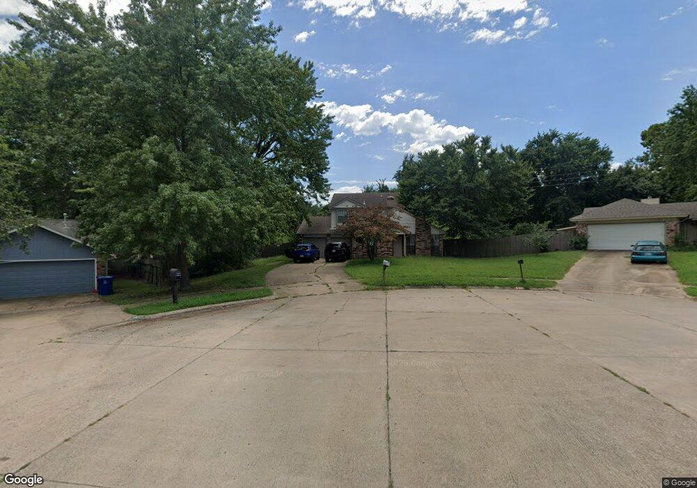 5611 S Juniper Place, Broken Arrow, OK 74011 - photo 1