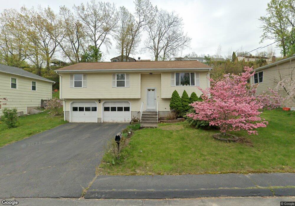 29 Westport Dr, Waterbury, CT 06706 - photo 1