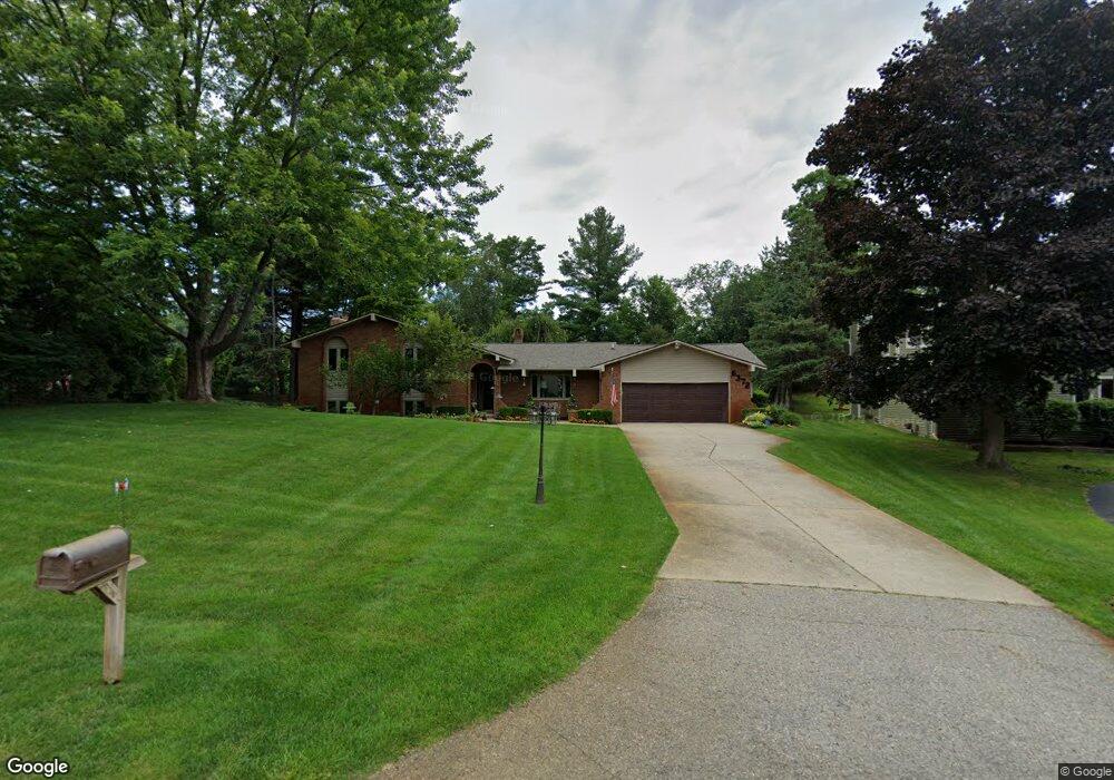 6372 North Shore Ct, West Bloomfield, MI 48324 - photo 1