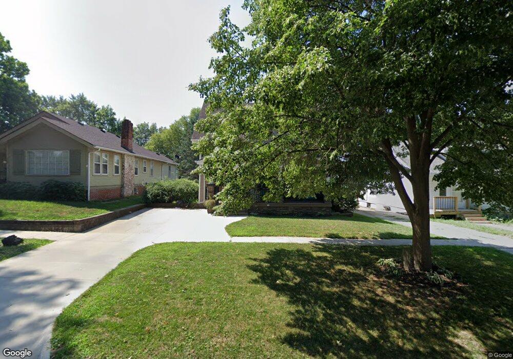 304 W Summit Ave, Shenandoah, IA 51601 - photo 1