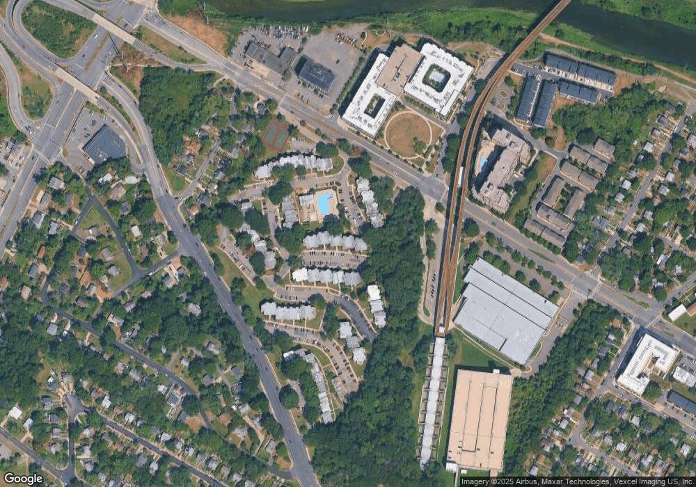 2618 Redcoat Dr unit 2D, Alexandria, VA 22303 - photo 1