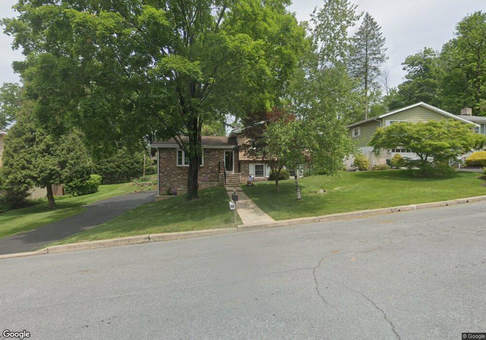 157 Castleton Dr, Reading, PA 19607 - photo 1