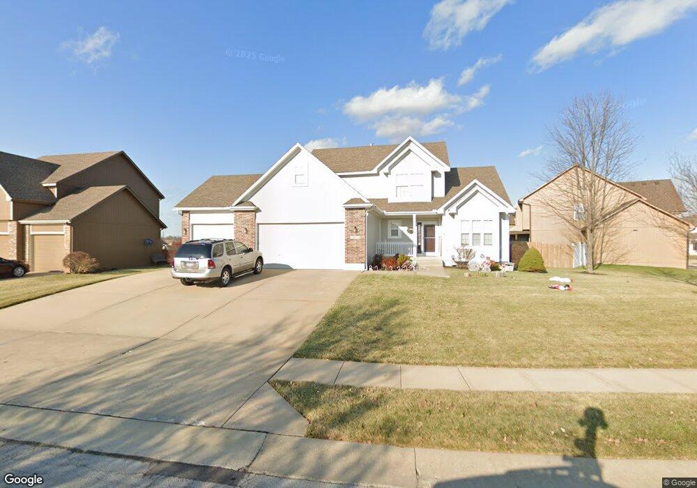 1512 Deer Path, Raymore, MO 64083 - photo 1