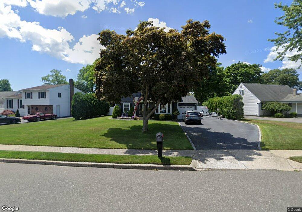 460 Greenbelt Pkwy, Holtsville, NY 11742 - photo 1