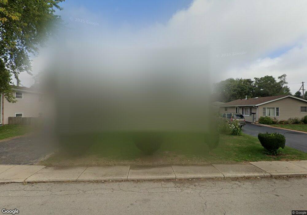 528 Apache Ave, Carpentersville, IL 60110 - photo 1