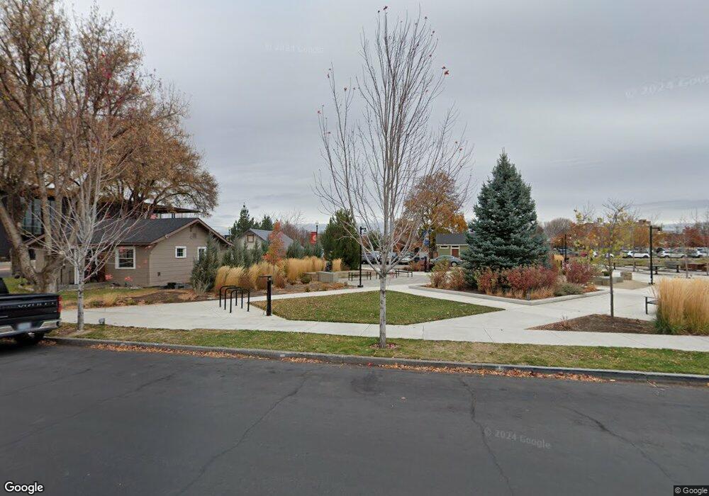 414 SW 9th St, Redmond, OR 97756 - photo 1