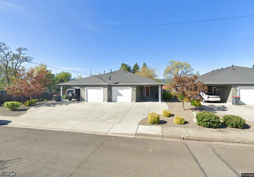 361 N 7th St, Central Point, OR 97502 - photo 1