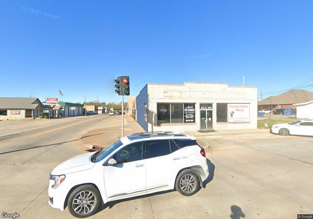 245 S 3rd St, McAlester, OK 74501 - photo 1