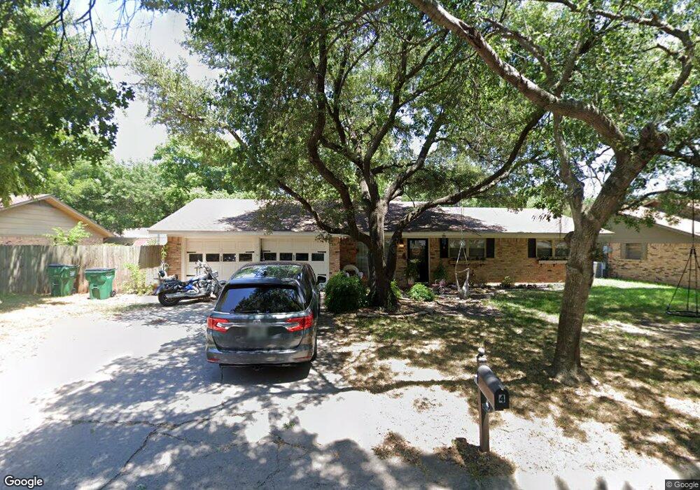 4 Brookhollow Cir, Gainesville, TX 76240 - photo 1