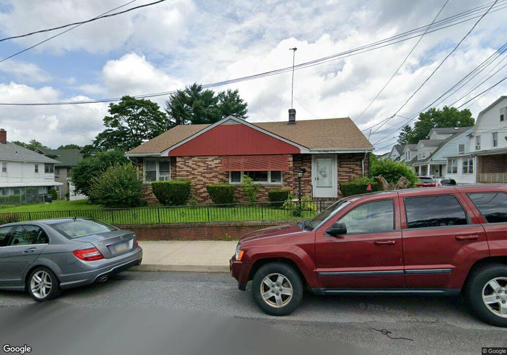 127 W Noble St, Hazleton, PA 18201 - photo 1