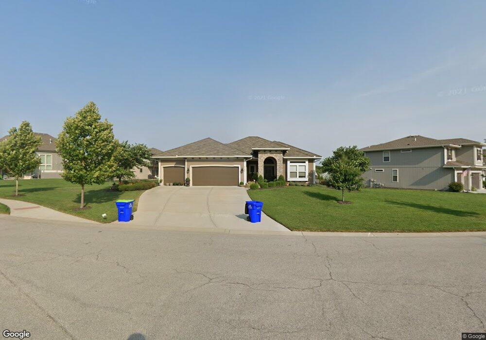 9702 Shady Bend Cir, Lenexa, KS 66227 - photo 1