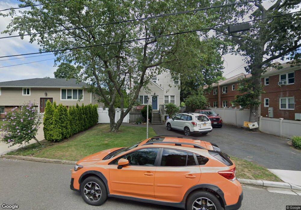 440 Lakeview Rd, Bellmore, NY 11710 - photo 1