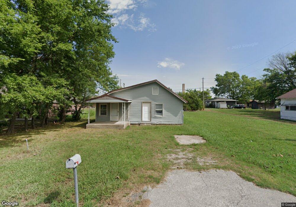 816 W 9th St, Claremore, OK 74017 - photo 1