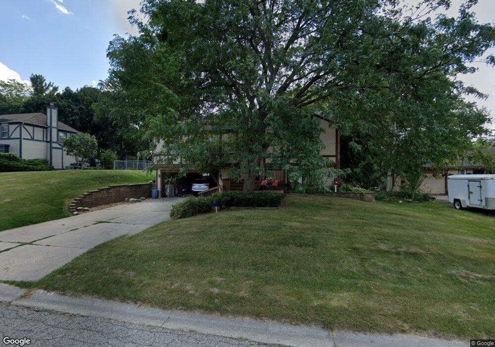 4921 Grape Arbor Ln, Lansing, MI 48917 - photo 1