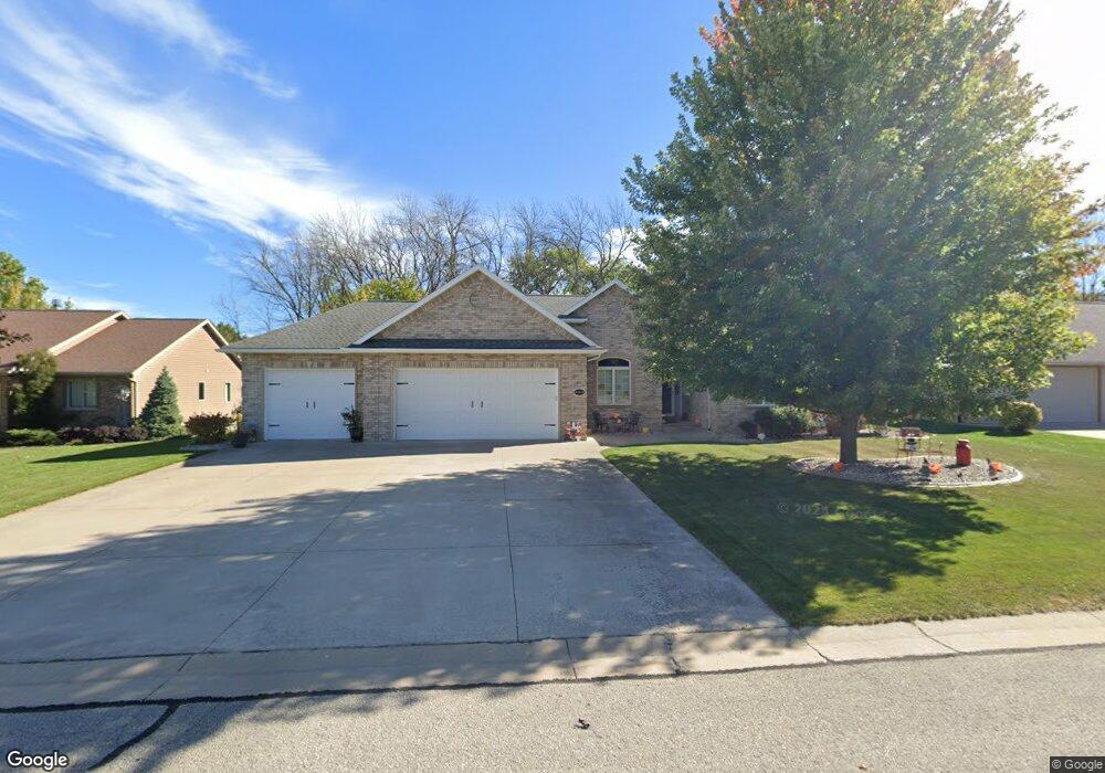 N9438 Logan Ln, Appleton, WI 54915 - photo 1