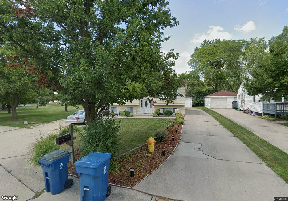 660 N Howard Ave, Elmhurst, IL 60126 - photo 1