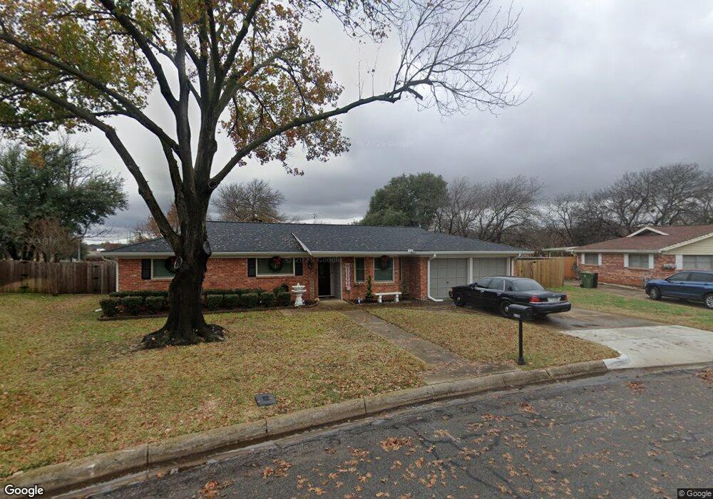 637 Circleview Dr S, Hurst, TX 76054 - photo 1