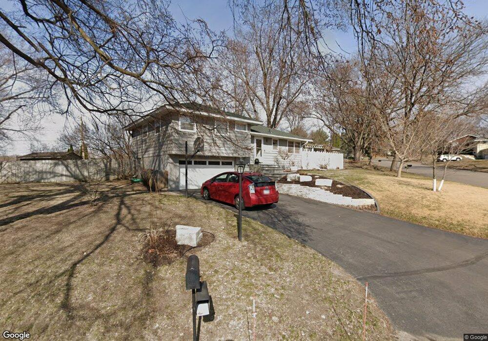 5131 Birch Rd, Minnetonka, MN 55345 - photo 1