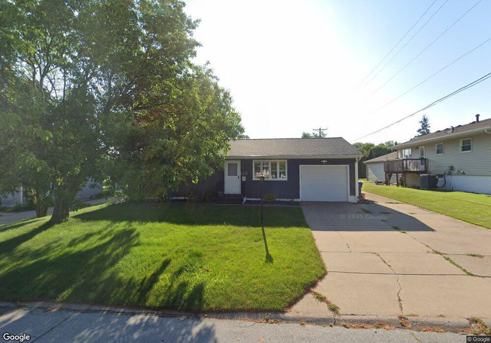 3009 Westwood Rd, Bettendorf, IA 52722 - photo 1