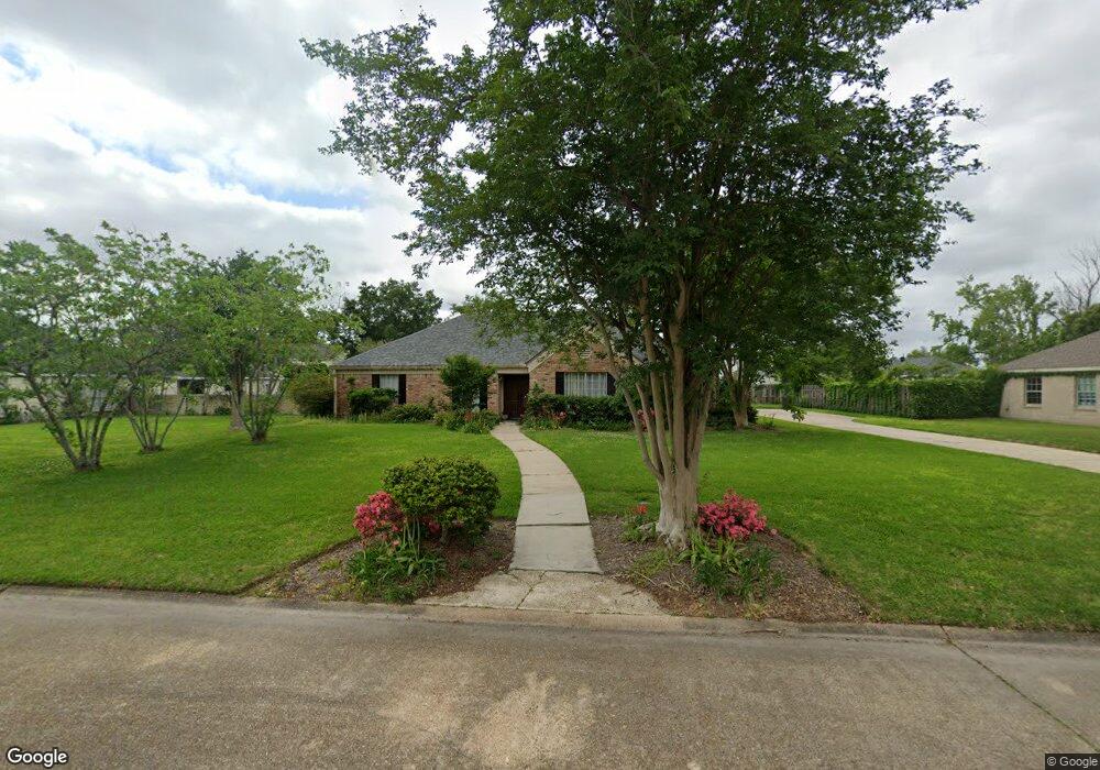 1209 N Bayouwood Dr, Lake Charles, LA 70605 - photo 1