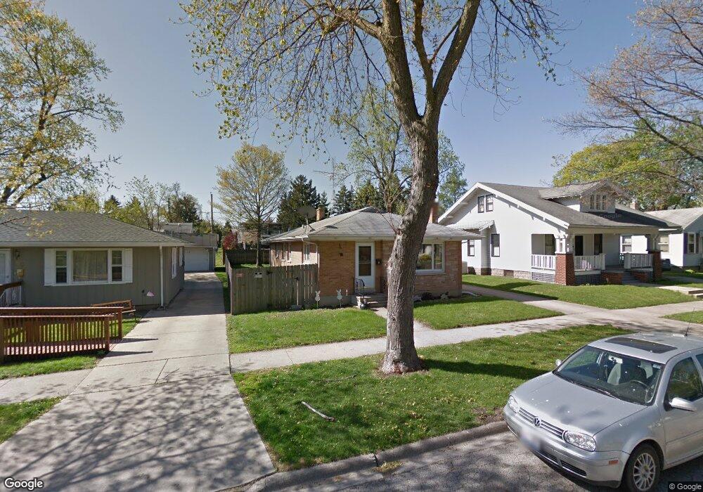 910 Charles St, Aurora, IL 60506 - photo 1