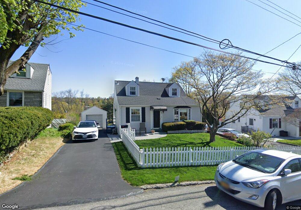 54 Remsen Cir, Yonkers, NY 10710 - photo 1