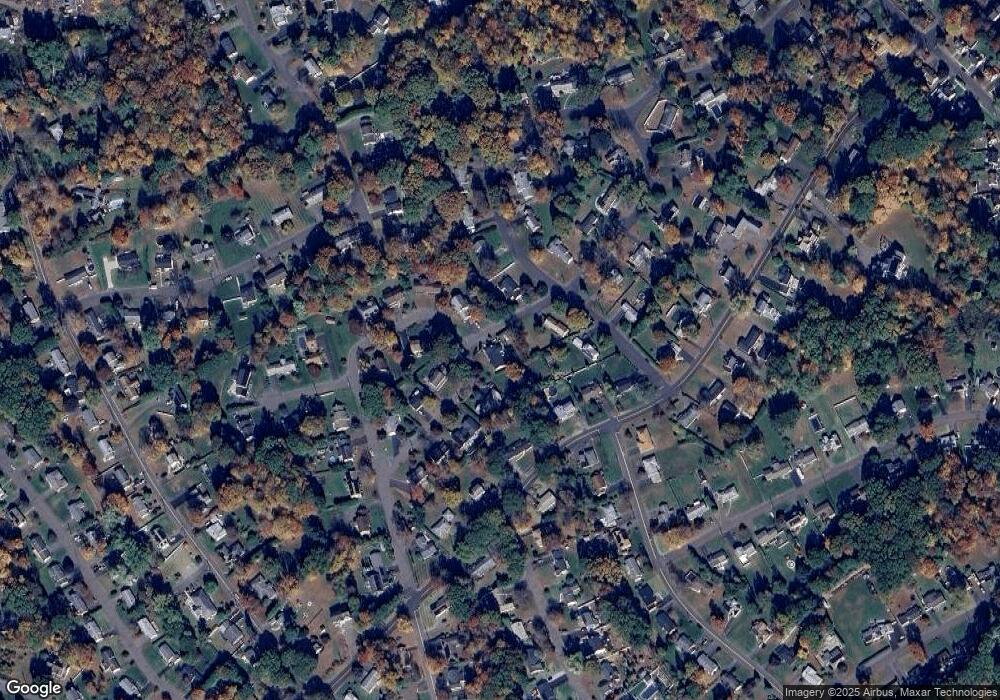 122 Round Hill Rd, Naugatuck, CT 06770 - photo 1