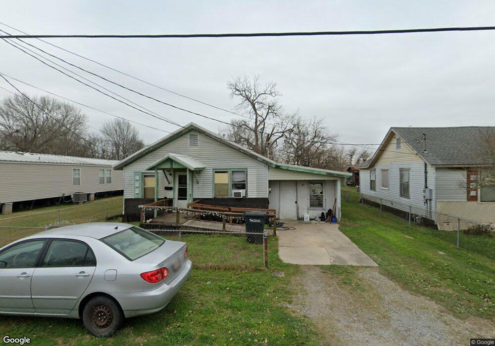 305 Weldon St, New Iberia, LA 70560 - photo 1