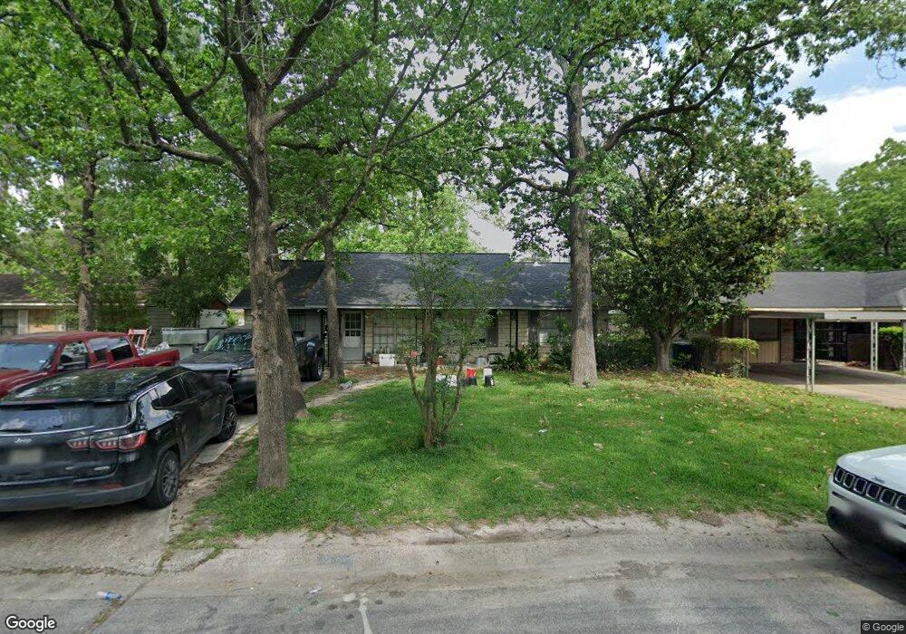 10322 Royal Oaks Dr, Houston, TX 77016 - photo 1