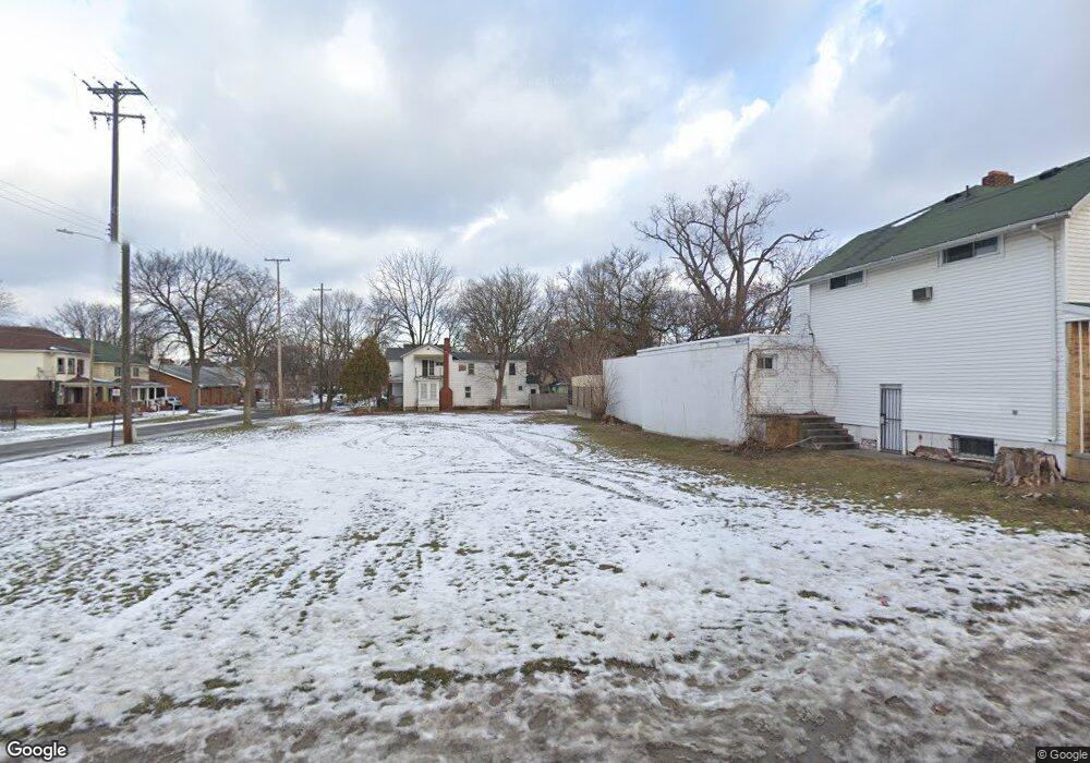 418 W Court St, Flint, MI 48503 - photo 1