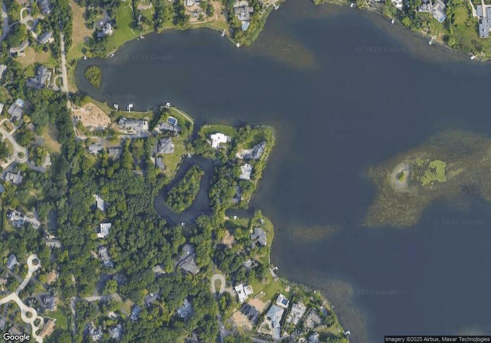 3821 Lakeland Ln, Bloomfield Hills, MI 48302 - photo 1