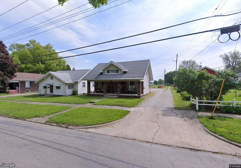 902 N 19th St, Mattoon, IL 61938 - photo 1