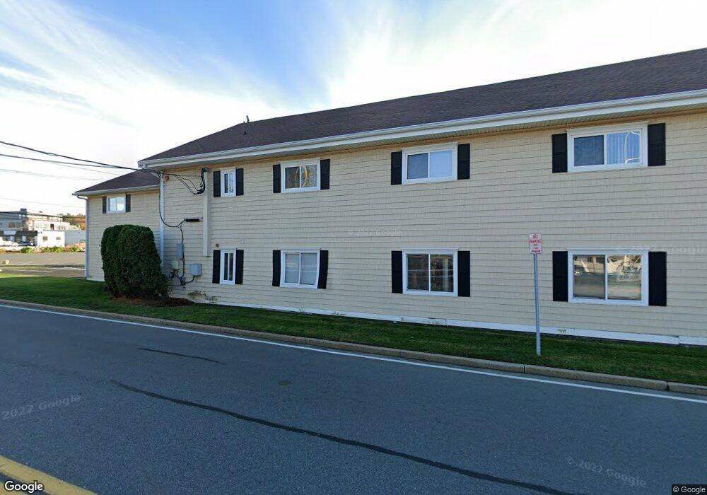 9 Broadway St, Wakefield, MA 01880 - photo 1