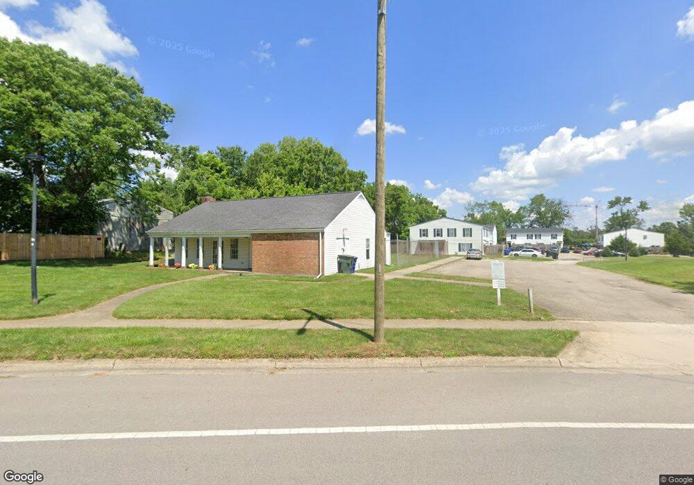 2510 Woodsedge Rd, Columbus, OH 43224 - photo 1