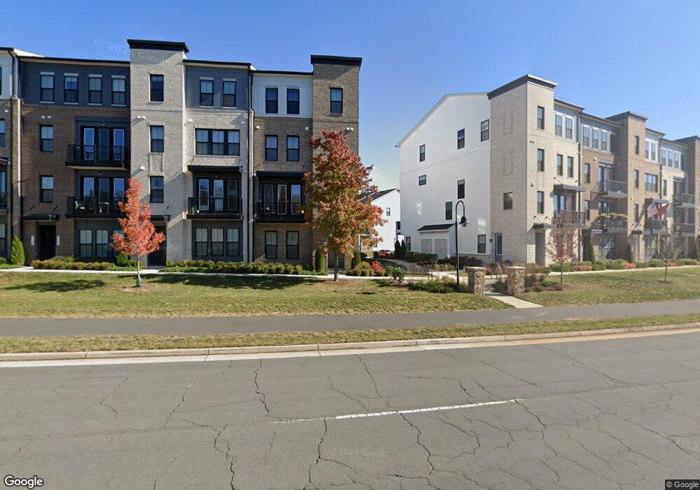 43226 Farringdon Square unit 114, Ashburn, VA 20148 - photo 1