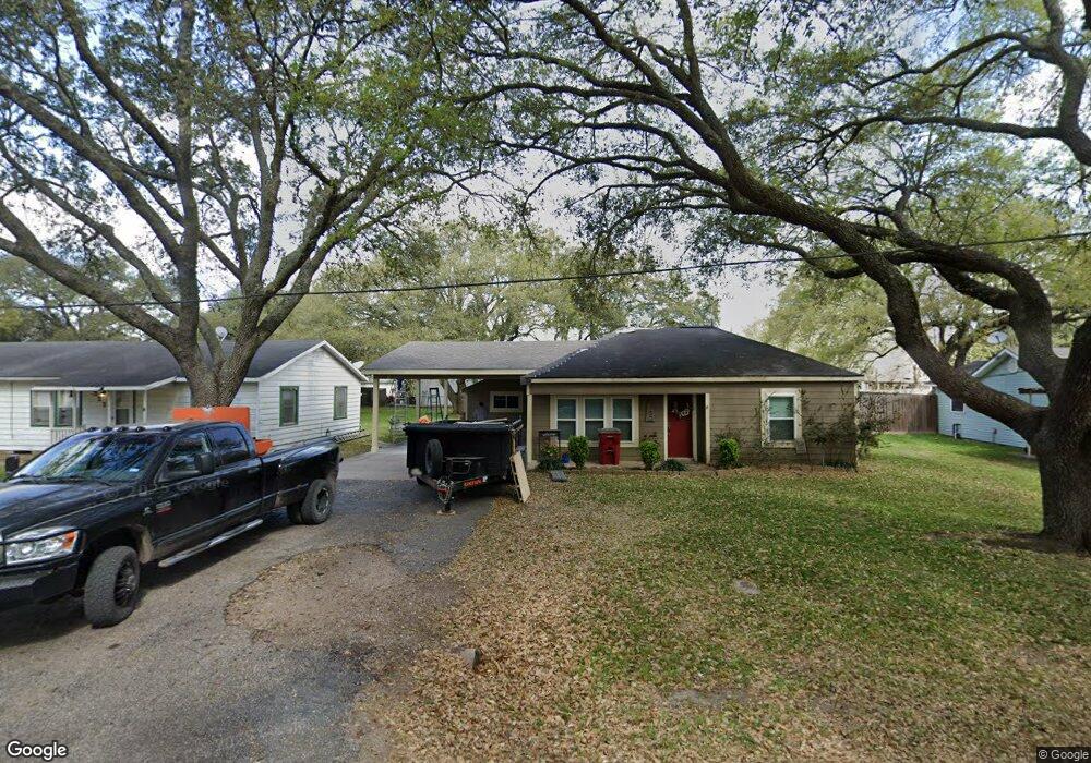 318 Brandes St, East Bernard, TX 77435 - photo 1