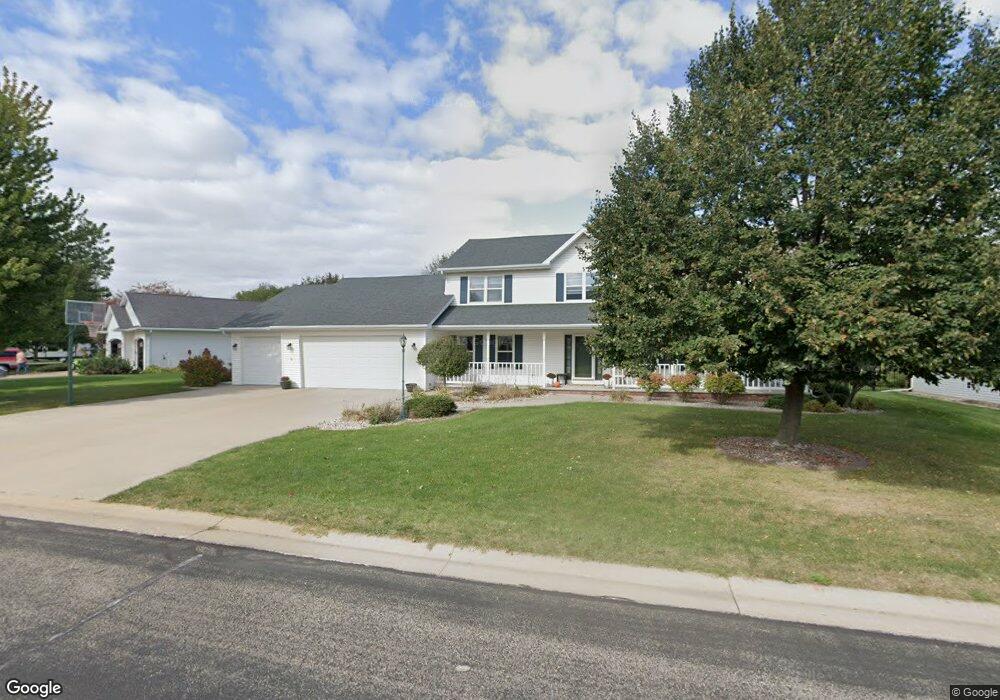 W6018 Strawflower Dr, Appleton, WI 54915 - photo 1