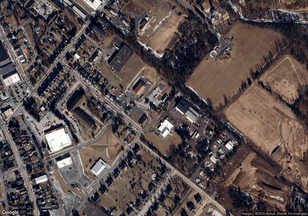 208 5th St, Red Hill, PA 18076 - photo 1