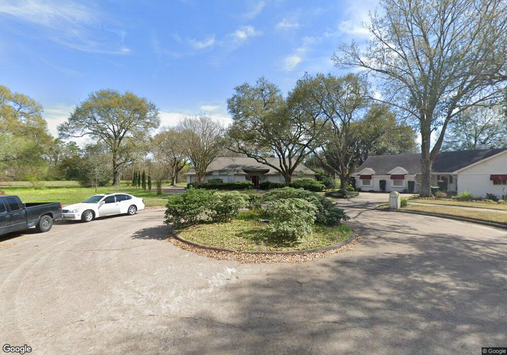 7607 Streamside Dr, Houston, TX 77088 - photo 1