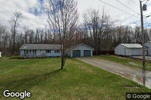 17 Oak St, Newport, ME 04953
