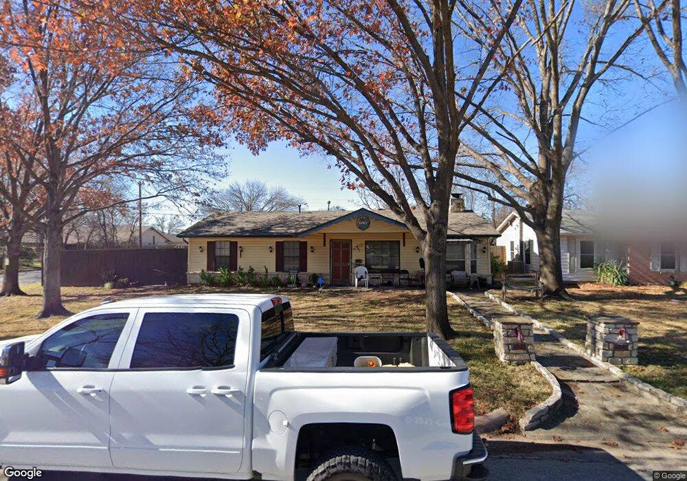 601 Livingston Dr, Hurst, TX 76053 - photo 1