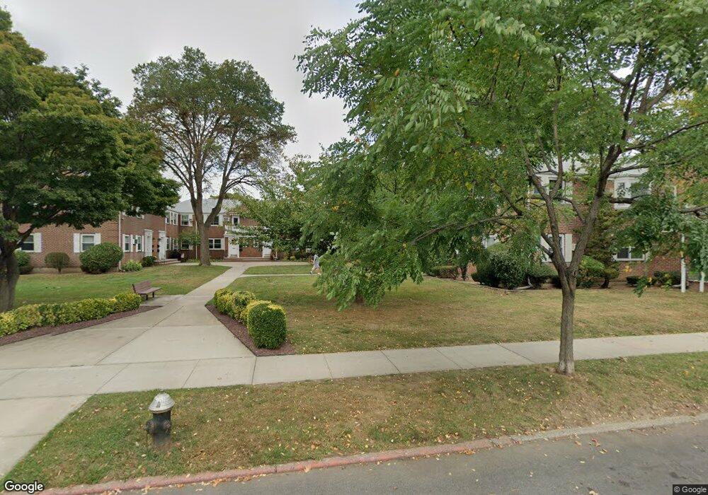 260-17 Union Turnpike, Glen Oaks, NY 11004 - photo 1