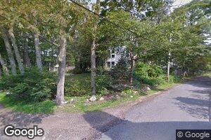 8 Maple Rd, Gloucester, MA 01930