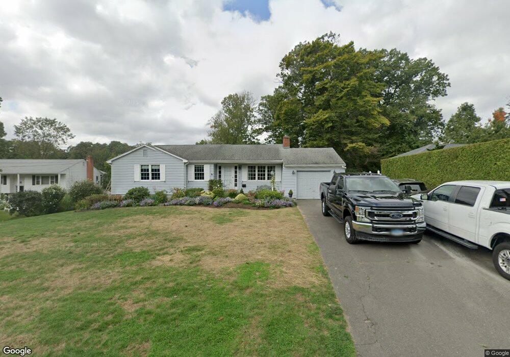 11 Chestnut Ln, West Hartford, CT 06110 - photo 1