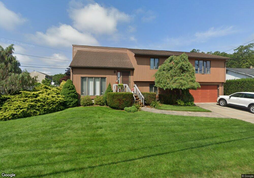 179 Locust Glen Dr, Cranston, RI 02921 - photo 1