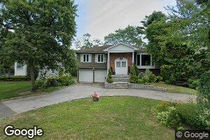 209 Juniper Cir S, Lawrence, NY 11559