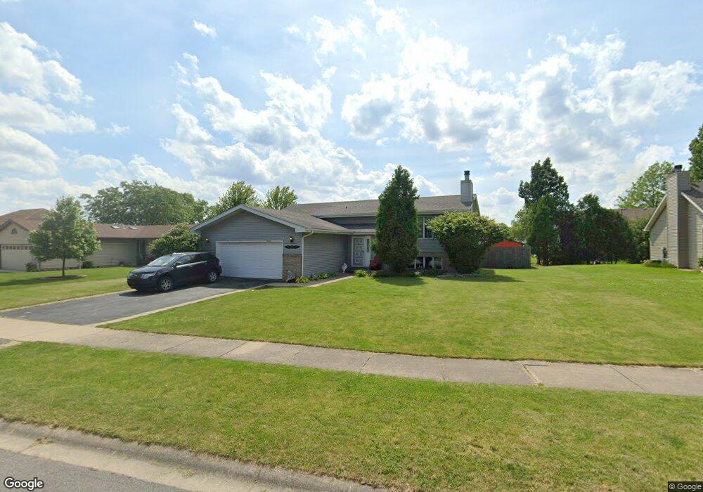 1422 Capri Ln, Dyer, IN 46311 - photo 1