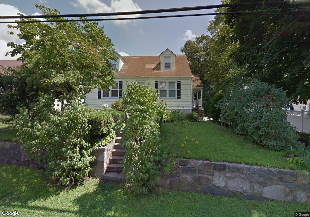 85 Forest St, New Canaan, CT 06840 - photo 1