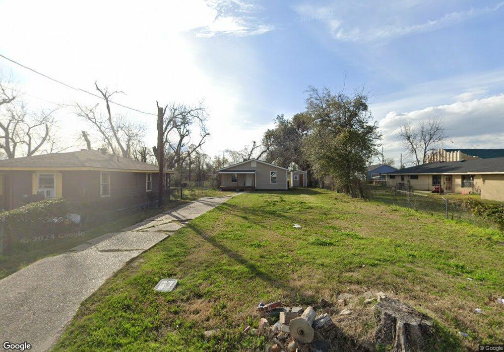304 1/2 Maple St, Lake Charles, LA 70601 - photo 1